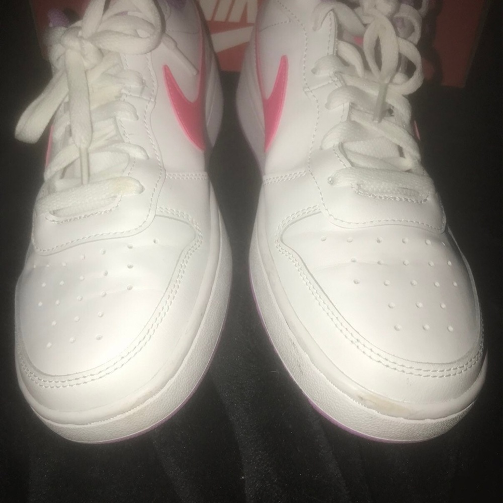 Nike shoes - Picture 6 of 8